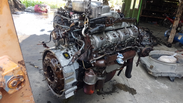 ขายเครื่องยนต์ นิสสัน8สูบ RG8