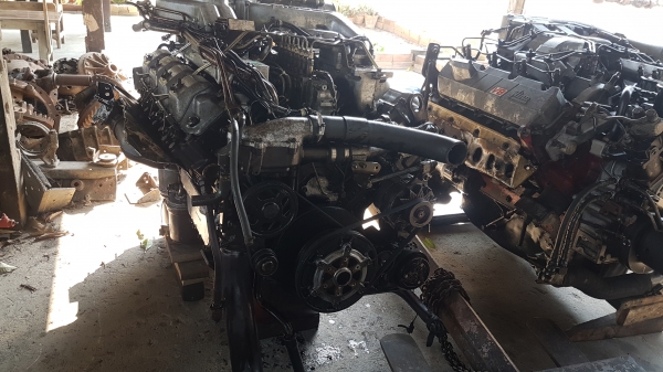 ขายเครื่องยนต์ นิสสัน8สูบ RG8