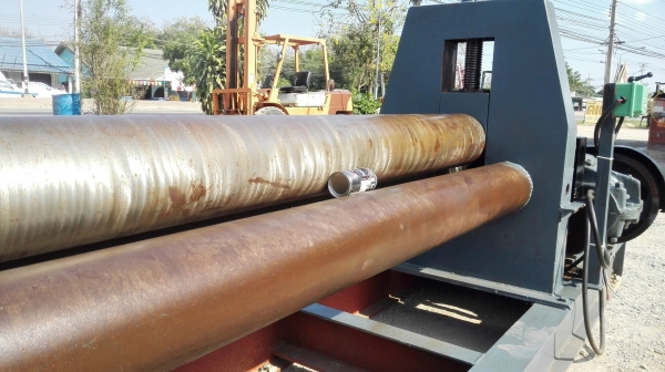 #เครื่องม้วนเหล็กแผ่นประกอบใหม่100\% ขนาด 5 ฟุต เพลาตัน ม้วนหนา 9 mm