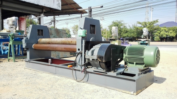 #เครื่องม้วนเหล็กแผ่นประกอบใหม่100\% ขนาด 5 ฟุต เพลาตัน ม้วนหนา 9 mm