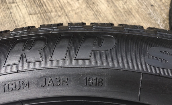 ยางป้ายแดง 265-50-20 GoodYear ปี 18 ตุ่มอลัง เส้นสีชัด ยางป้ายแดง 265-50-20 GoodYear ปี 18 ตุ่มอลัง เส้นสีชัด