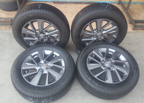 ขายล้อNissan Almera Sportech ยางปี16  4 ล้อ