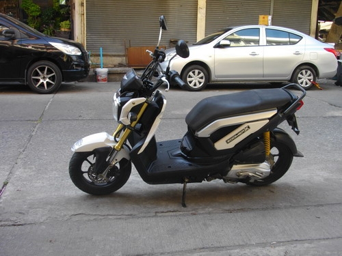 ขาย Honda Zoomer X ล้อแม็ก หัวฉีด สวยเฉียบ เครื่องสุดยอดเยี่ยม ราคา 24500 บาท ขาย Honda Zoomer X ล้อแม็ก หัวฉีด สวยเฉียบ เครื่องสุดยอดเยี่ยม ราคา 24500 บาท