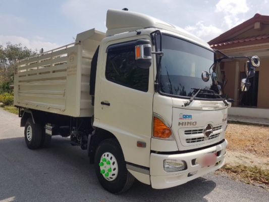 รถบรรทุก 6 ล้อ HINO 175 รถบรรทุก 6 ล้อ HINO 175