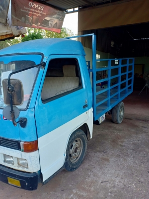 ขายรถตู้ อีซูซุ ตัดทำเป็นเป็นอีแต๋นครับ สอบถาม0846842618