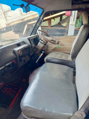 ขายรถตู้ อีซูซุ ตัดทำเป็นเป็นอีแต๋นครับ สอบถาม0846842618