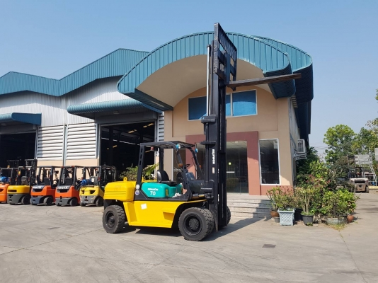 KOMATSU 7 ตัน  เครื่องสวย รถสวย  ญี่ปุ่นมือสอง ไม่เคยใช้ในไทย... รถสวย ชั่วโมงน้อย นำเข้าญี่ปุ่น ไม่เคยใชในไทย รถนอก ชมเครื่องจักร โฟล์คลิฟท์ รอก นับ1,000รายการจากญี่ปุ่นwww.paholgroup.com