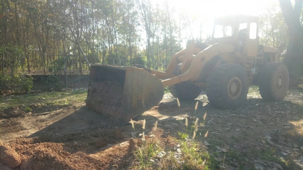 ขายถูกรถตัก KIMCO สภาพพร้อมไช้ปั้มแรงแขวนยาว ขายถูกรถตัก KIMCO สภาพพร้อมไช้ปั้มแรงแขวนยาว