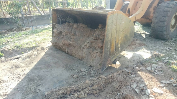 ขายถูกรถตัก KIMCO สภาพพร้อมไช้ปั้มแรงแขวนยาว ขายถูกรถตัก KIMCO สภาพพร้อมไช้ปั้มแรงแขวนยาว