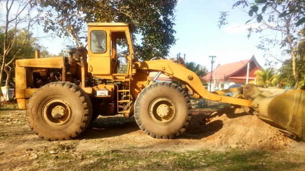 ขายถูกรถตัก KIMCO สภาพพร้อมไช้ปั้มแรงแขวนยาว ขายถูกรถตัก KIMCO สภาพพร้อมไช้ปั้มแรงแขวนยาว