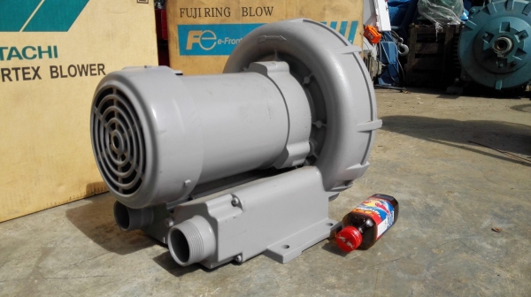 ริงส์โบวเวอร์ญี่ปุ่น ของใหม่อยู่ในลัง ไฟ 380V เข้ามา 2 ตัว Fuji 3/4 hp Hitachi 2 hp
