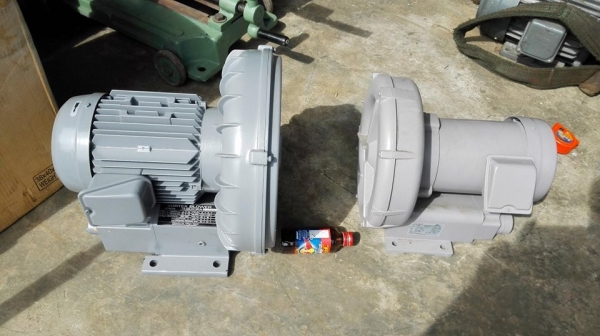 ริงส์โบวเวอร์ญี่ปุ่น ของใหม่อยู่ในลัง ไฟ 380V เข้ามา 2 ตัว Fuji 3/4 hp Hitachi 2 hp