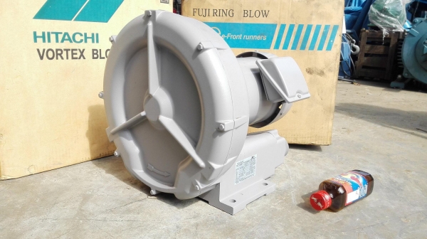 ริงส์โบวเวอร์ญี่ปุ่น ของใหม่อยู่ในลัง ไฟ 380V เข้ามา 2 ตัว Fuji 3/4 hp Hitachi 2 hp