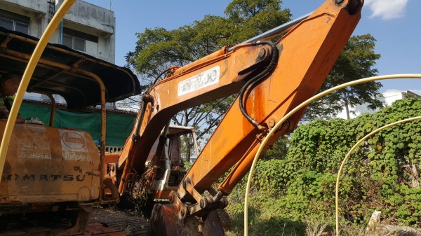 ขาย แบคโฮ DAEWOO DH220LC เครื่องเดิม ปั้ม K3V ช่วงล่างดี รถติดเครื่องใช้งานได้ เอกสารใบซื้อขาย