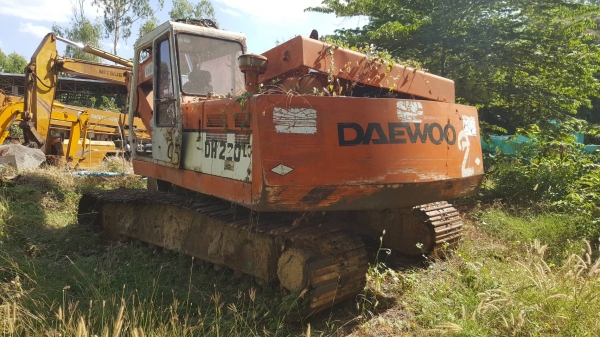 ขาย แบคโฮ DAEWOO DH220LC เครื่องเดิม ปั้ม K3V ช่วงล่างดี รถติดเครื่องใช้งานได้ เอกสารใบซื้อขาย