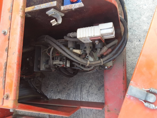 โฟล์คลิฟท์ไฟฟ้า SUGICO ขนาดยก 500 โล เสาสูง 3 เมตร ยกน้ำหนักเต็มที่ 700 โล ยางตัน ขายตามสภาพ เก่านอก พร้อมใช้งาน 45,000 บ.