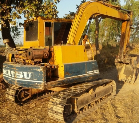KOMATSU PC 60-5 พร้อมใช้งาน เครื่องเดิมๆทำงานเร็วไม่โหลด ช่วงล่างเอวแน่น เอกสารสัญญาซื้อขาย ราคาต่อรองได้ครับ