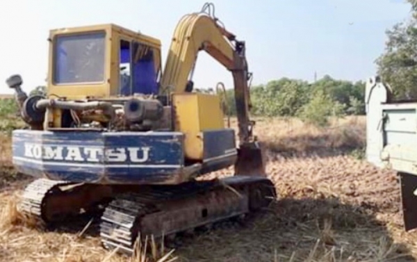 KOMATSU PC 60-5 พร้อมใช้งาน เครื่องเดิมๆทำงานเร็วไม่โหลด ช่วงล่างเอวแน่น เอกสารสัญญาซื้อขาย ราคาต่อรองได้ครับ