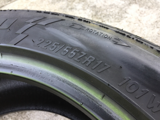 ยาง MAXXIS 225-55-17 ปี 14 ครบชุด 4 เส้น 1800 สวยๆไม่บวมไม่กินข้างดอกยางเหลือเยอะเอาไปวิ่งกันใด้อีกย ยาง MAXXIS 225-55-17 ปี 14 ครบชุด 4 เส้น 1800 สวยๆไม่บวมไม่กินข้างดอกยางเหลือเยอะเอาไปวิ่งกันใด้อีกย