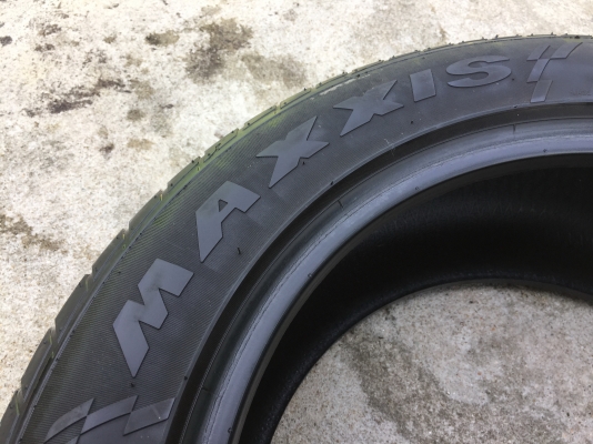 ยาง MAXXIS 225-55-17 ปี 14 ครบชุด 4 เส้น 1800 สวยๆไม่บวมไม่กินข้างดอกยางเหลือเยอะเอาไปวิ่งกันใด้อีกย ยาง MAXXIS 225-55-17 ปี 14 ครบชุด 4 เส้น 1800 สวยๆไม่บวมไม่กินข้างดอกยางเหลือเยอะเอาไปวิ่งกันใด้อีกย