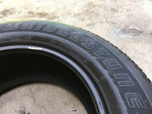 ยาง Bridgestone 265-60-18 ปี 15 ครบชุด 4 เส้น 2800 สวยๆไม่บวม ไม่กินข้างดอกยางเหลือเยอะเอาไปวิ่งกันใ ยาง Bridgestone 265-60-18 ปี 15 ครบชุด 4 เส้น 2800 สวยๆไม่บวม ไม่กินข้างดอกยางเหลือเยอะเอาไปวิ่งกันใ