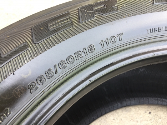 ยาง Bridgestone 265-60-18 ปี 15 ครบชุด 4 เส้น 2800 สวยๆไม่บวม ไม่กินข้างดอกยางเหลือเยอะเอาไปวิ่งกันใ ยาง Bridgestone 265-60-18 ปี 15 ครบชุด 4 เส้น 2800 สวยๆไม่บวม ไม่กินข้างดอกยางเหลือเยอะเอาไปวิ่งกันใ