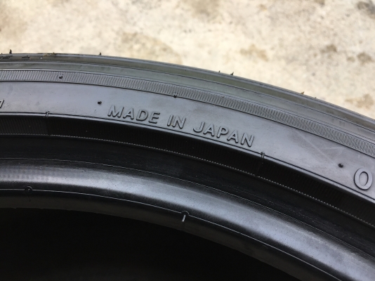 ยาง Nitto 255-35-18 ปี 12 made in japan 2 เส้น 1500 สวยๆไม่มีปะ ไม่บวมไม่กินข้างดอกยางเหลือเยอะเอาไป ยาง Nitto 255-35-18 ปี 12 made in japan 2 เส้น 1500 สวยๆไม่มีปะ ไม่บวมไม่กินข้างดอกยางเหลือเยอะเอาไป
