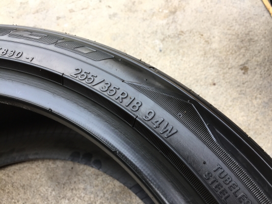 ยาง Nitto 255-35-18 ปี 12 made in japan 2 เส้น 1500 สวยๆไม่มีปะ ไม่บวมไม่กินข้างดอกยางเหลือเยอะเอาไป ยาง Nitto 255-35-18 ปี 12 made in japan 2 เส้น 1500 สวยๆไม่มีปะ ไม่บวมไม่กินข้างดอกยางเหลือเยอะเอาไป