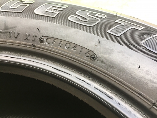 ยาง Bridgestone 265-60-18 ปี 16 ครบชุด 4 เส้น 3500 สวยๆไม่บวมไม่กินข้างดอกยางเหลือเยอะเอาไปวิ่งกันใด ยาง Bridgestone 265-60-18 ปี 16 ครบชุด 4 เส้น 3500 สวยๆไม่บวมไม่กินข้างดอกยางเหลือเยอะเอาไปวิ่งกันใด