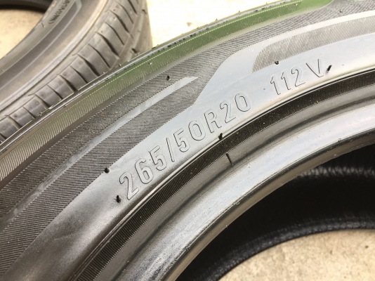 ยาง MAXXIS 265-50-20 ปี 16 ครบชุด 4 เส้น 3500 สวยๆไม่บวม ไม่กินข้างดอกยางเหลือเยอะเอาไปวิ่งกันใด้อีก