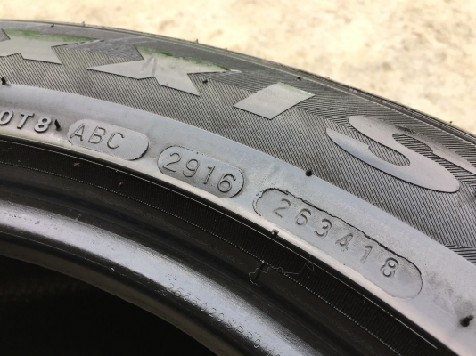 ยาง MAXXIS 265-50-20 ปี 16 ครบชุด 4 เส้น 3500 สวยๆไม่บวม ไม่กินข้างดอกยางเหลือเยอะเอาไปวิ่งกันใด้อีก