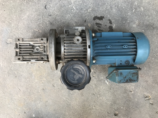ขายมอเตอร์เกียร์ Motovario 0.18Kw. 380V แบบปรับรอบได้ รอบออกได้ตั้งแต่ 8-45รอบ หายาก สภาพสวย หมุนนิ่ ขายมอเตอร์เกียร์ Motovario 0.18Kw. 380V แบบปรับรอบได้ รอบออกได้ตั้งแต่ 8-45รอบ หายาก สภาพสวย หมุนนิ่