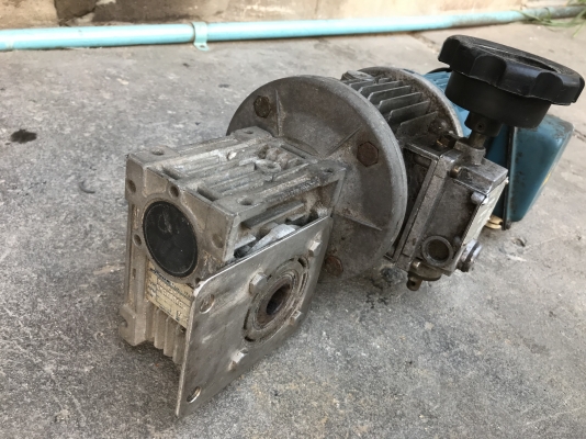ขายมอเตอร์เกียร์ Motovario 0.18Kw. 380V แบบปรับรอบได้ รอบออกได้ตั้งแต่ 8-45รอบ หายาก สภาพสวย หมุนนิ่ ขายมอเตอร์เกียร์ Motovario 0.18Kw. 380V แบบปรับรอบได้ รอบออกได้ตั้งแต่ 8-45รอบ หายาก สภาพสวย หมุนนิ่