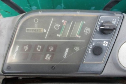 ขายรถแบคโฮ KOMATSU PC35R-8 (มีหัวแย็กปูน พร้อมบุ้งกี๋)