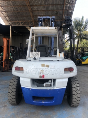 ขายรถโฟร์คลิฟท์ขนาด 7 ตัน ขายรถโฟร์คลิฟท์ขนาด 7 ตัน