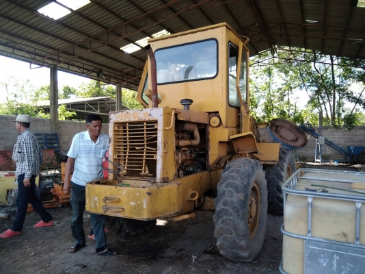 ขายด่วนรถตักเอวอ่อนCAT=910 ปี48