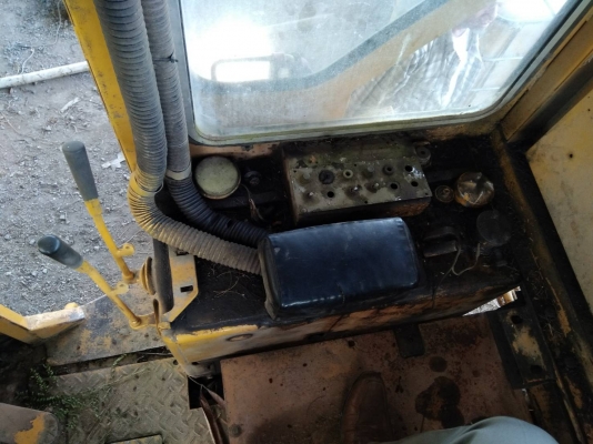 ขายด่วนรถตักเอวอ่อนCAT=910 ปี48