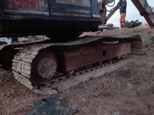 ขายด่วนรถแบคโฮKOMATSU=PC60=5 รถใช้งานอยู่ทุกวันครับ