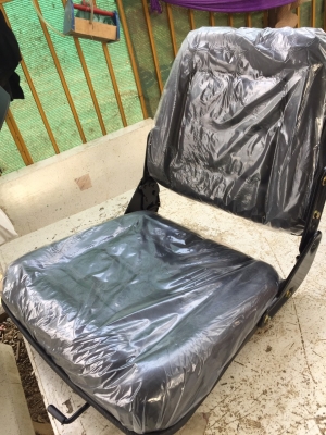 #ขายเบาะรถขุด (มือ1 อย่างดี)    ????ราคา 2,500???? (ของพร้อมส่ง) ‼️ลูกค้าท่านใด สนใจ-สั่งซื้อได้ครับ #มีของพร้อมส่ง‼️ ☎️ สนใจติดต่อ 096-3268553 (สถิตย์พันธ์) ???? ID LINE 0963268553 ร้านรุ่งเจริญแทรกเตอร์ อำเภอพระพุทธบาท จังหวัดสระบุรี ????ติดตาม ชมเพจร้า