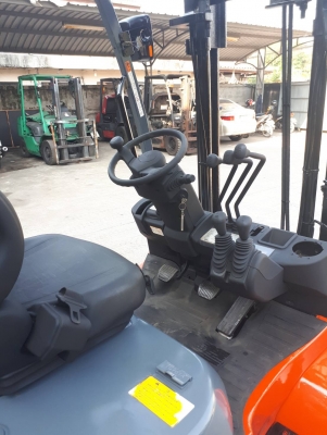 TOYOTA 2ตัน รุ่น8 ดีเซล เสายกสูง 3.3 เมตร งาสไลด์ ชั่วโมงน้อย รถสวย พร้อมใช้ รถสวย ชั่วโมงน้อย นำเข้าญี่ปุ่น ไม่เคยใชในไทย รถนอก ชมเครื่องจักร โฟล์คลิฟท์ รอก นับ1,000รายการจากญี่ปุ่นwww.paholgroup.com