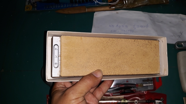 ขายหินลับมีด KING MADE IN JAPAN. 6000 grit.พร้อมฐาน มือสอง