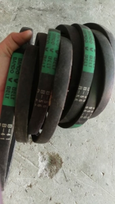 3เส้น200 บ.ส่งถึงบ้านฟรี โทร 083-2000058 LINE ID: line832923 ชุดสายพานขับร่อง B 56 จำนวน2เส้นและB 41