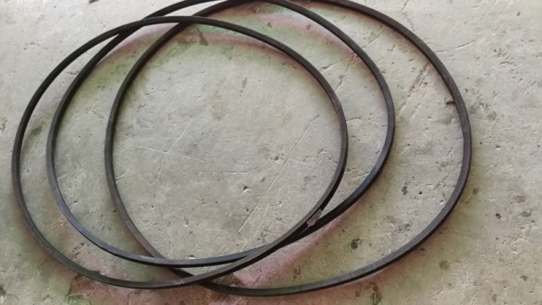 3เส้น200 บ.ส่งถึงบ้านฟรี โทร 083-2000058 LINE ID: line832923 ชุดสายพานขับร่อง B 79 จำนวน 3 เส้น อย่า
