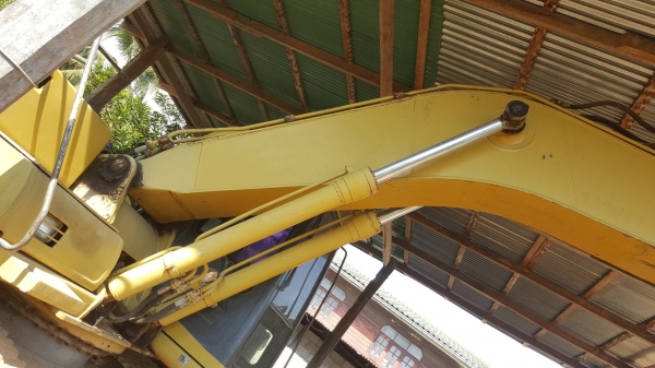 ขาย แบคโฮ KOMATSU PC200-6 มีเล่มทะเบียนแต่ไม่มีชุดโอน เครื่องดี ปั้มดี ช่วงล่างโซ่ไม่สวย ราคาต่อรองได้ครับ ขาย แบคโฮ KOMATSU PC200-6 มีเล่มทะเบียนแต่ไม่มีชุดโอน เครื่องดี ปั้มดี ช่วงล่างโซ่ไม่สวย ราคาต่อรองได้ครับ