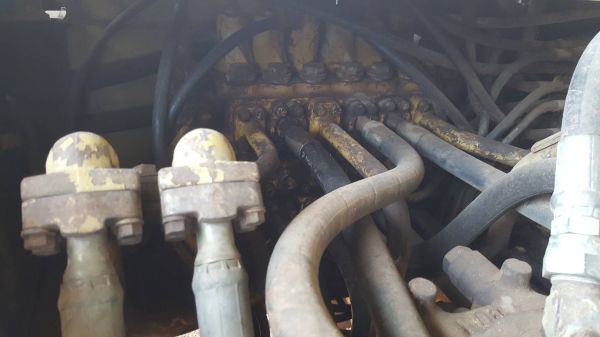 ขาย แบคโฮ KOMATSU PC200-6 มีเล่มทะเบียนแต่ไม่มีชุดโอน เครื่องดี ปั้มดี ช่วงล่างโซ่ไม่สวย ราคาต่อรองได้ครับ ขาย แบคโฮ KOMATSU PC200-6 มีเล่มทะเบียนแต่ไม่มีชุดโอน เครื่องดี ปั้มดี ช่วงล่างโซ่ไม่สวย ราคาต่อรองได้ครับ