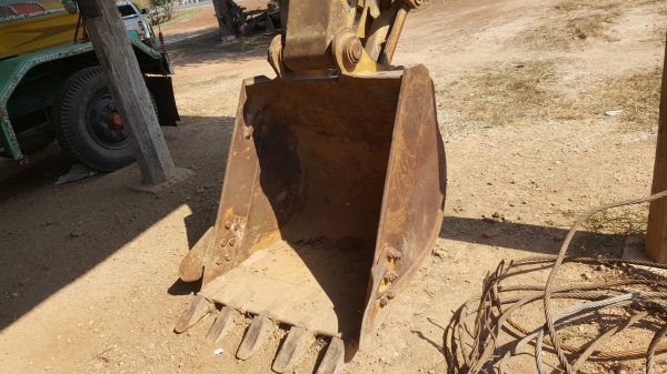 ขาย แบคโฮ KOMATSU PC200-6 มีเล่มทะเบียนแต่ไม่มีชุดโอน เครื่องดี ปั้มดี ช่วงล่างโซ่ไม่สวย ราคาต่อรองได้ครับ ขาย แบคโฮ KOMATSU PC200-6 มีเล่มทะเบียนแต่ไม่มีชุดโอน เครื่องดี ปั้มดี ช่วงล่างโซ่ไม่สวย ราคาต่อรองได้ครับ