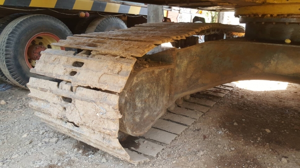 ขาย แบคโฮ KOMATSU PC200-6 มีเล่มทะเบียนแต่ไม่มีชุดโอน เครื่องดี ปั้มดี ช่วงล่างโซ่ไม่สวย ราคาต่อรองได้ครับ ขาย แบคโฮ KOMATSU PC200-6 มีเล่มทะเบียนแต่ไม่มีชุดโอน เครื่องดี ปั้มดี ช่วงล่างโซ่ไม่สวย ราคาต่อรองได้ครับ