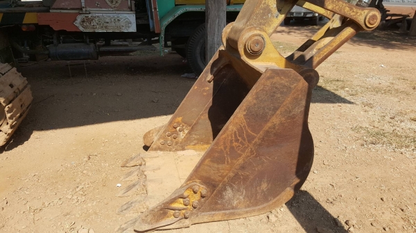 ขาย แบคโฮ KOMATSU PC200-6 มีเล่มทะเบียนแต่ไม่มีชุดโอน เครื่องดี ปั้มดี ช่วงล่างโซ่ไม่สวย ราคาต่อรองได้ครับ ขาย แบคโฮ KOMATSU PC200-6 มีเล่มทะเบียนแต่ไม่มีชุดโอน เครื่องดี ปั้มดี ช่วงล่างโซ่ไม่สวย ราคาต่อรองได้ครับ