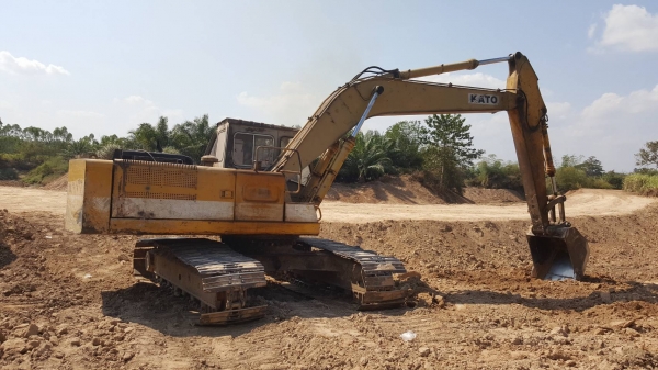 ขาย แบคโฮ KATO HD700 มีเล่มทะเบียน เครื่อง 6D31 ปั้ม K3V ช่วงล่างโซ่หนาแต่ใบแทรคไม่สวย รถใช้งานอยู่ ราคาต่อรองได้ครับ ขาย แบคโฮ KATO HD700 มีเล่มทะเบียน เครื่อง 6D31 ปั้ม K3V ช่วงล่างโซ่หนาแต่ใบแทรคไม่สวย รถใช้งานอยู่ ราคาต่อรองได้ครับ