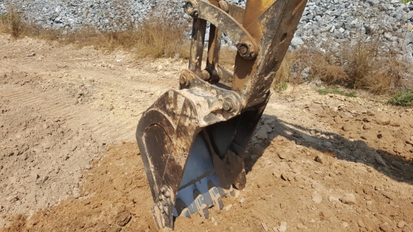 ขาย แบคโฮ KATO HD700 มีเล่มทะเบียน เครื่อง 6D31 ปั้ม K3V ช่วงล่างโซ่หนาแต่ใบแทรคไม่สวย รถใช้งานอยู่ ราคาต่อรองได้ครับ ขาย แบคโฮ KATO HD700 มีเล่มทะเบียน เครื่อง 6D31 ปั้ม K3V ช่วงล่างโซ่หนาแต่ใบแทรคไม่สวย รถใช้งานอยู่ ราคาต่อรองได้ครับ